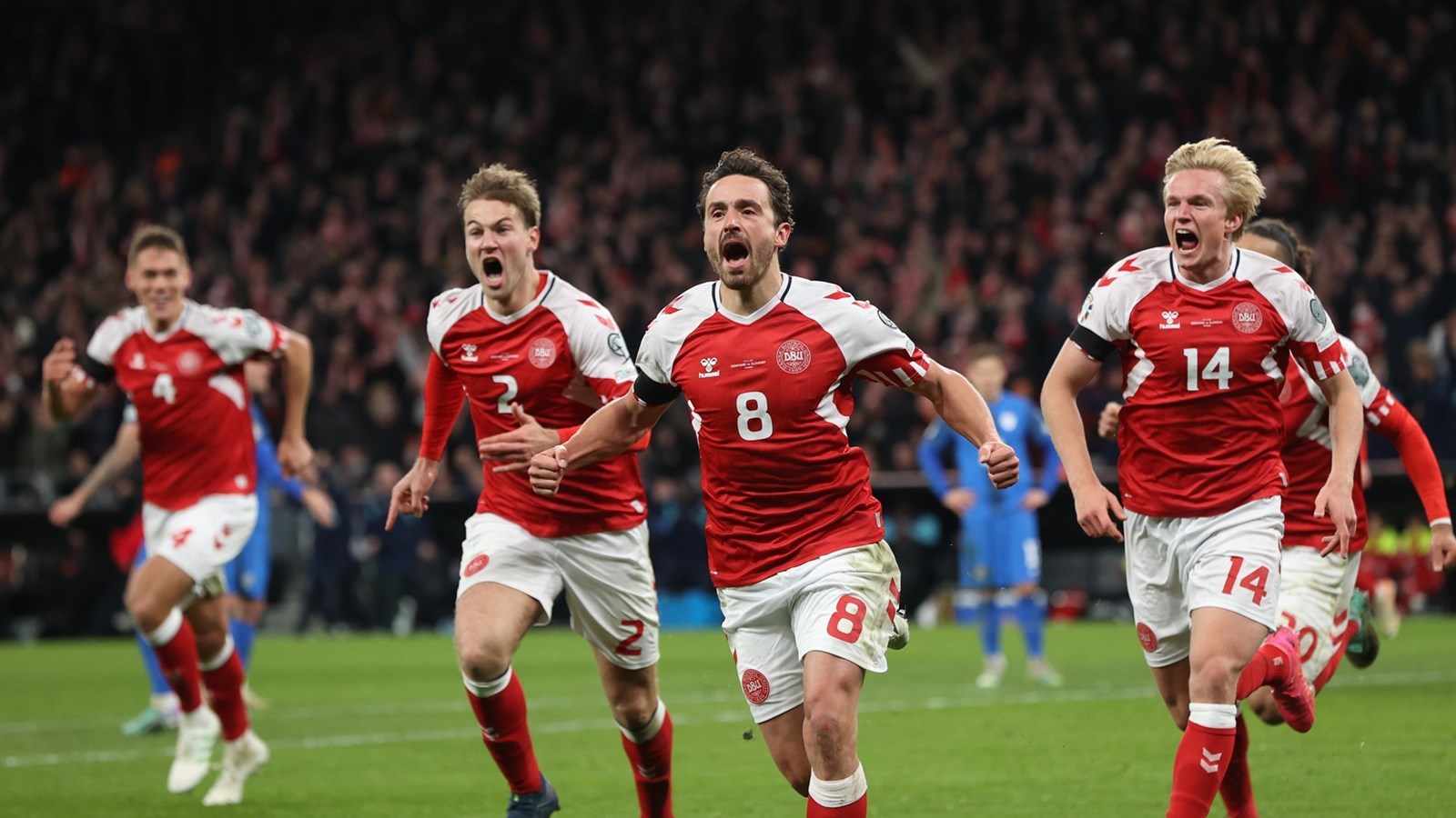 Danmark kvalificerer sig til EM efter 2-1 sejren over Slovenien